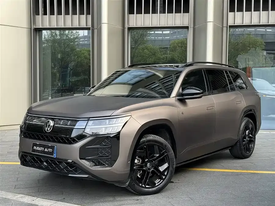 Volkswagen Teramont Pro 450TSI против Toyota Land Cruiser Prado